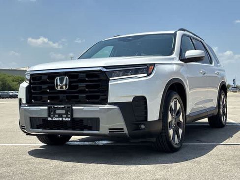 Used 2026 Honda Pilot Elite image 11
