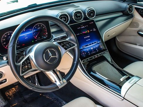 Used 2025 Mercedes-Benz C 300 4MATIC Sedan image 16