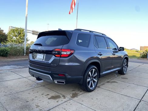 Used 2025 Honda Pilot Elite image 10