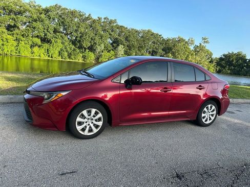 Used 2023 Toyota Corolla LE FWD image 2