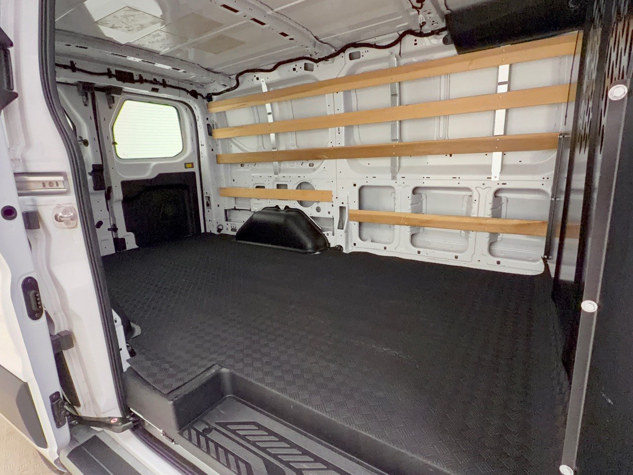 Used 2025 Ford Transit 250 Low Roof w/ Exterior Upgrade Package RWD image 29