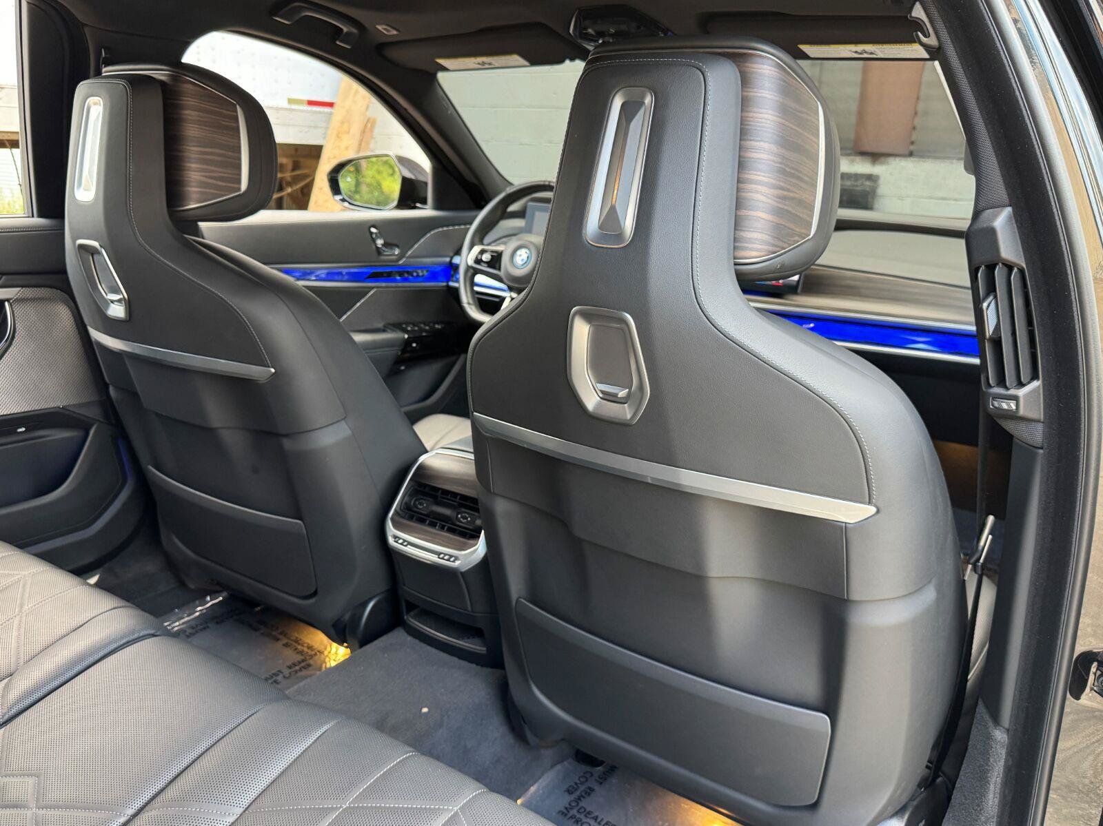 Used 2024 BMW i7 eDrive50 w/ M Sport Package RWD image 42