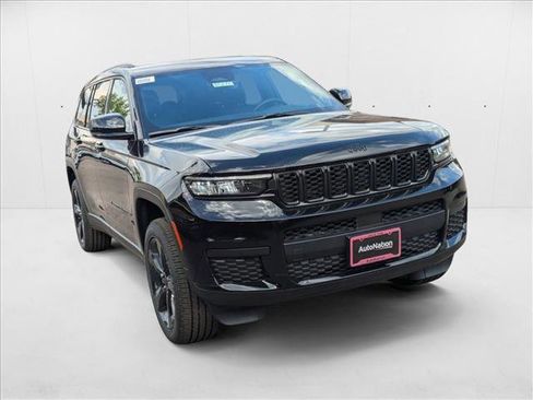 New 2025 Jeep Grand Cherokee L Altitude image 7