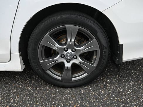 Used 2017 Toyota Sienna SE FWD image 13