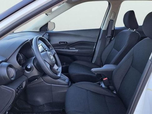 New 2025 Nissan Kicks Play S image 10