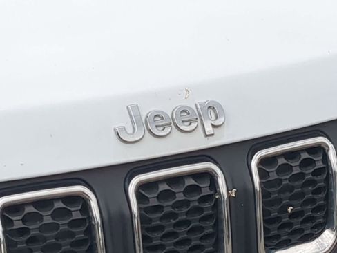 Used 2024 Jeep Compass Latitude w/ Sun and Sound Group AWD/4WD image 12