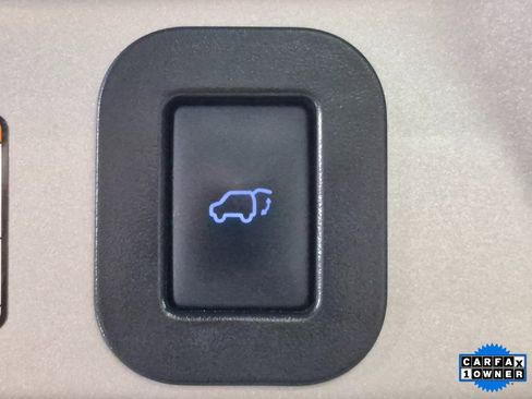 Used 2019 Toyota Sienna SE image 27