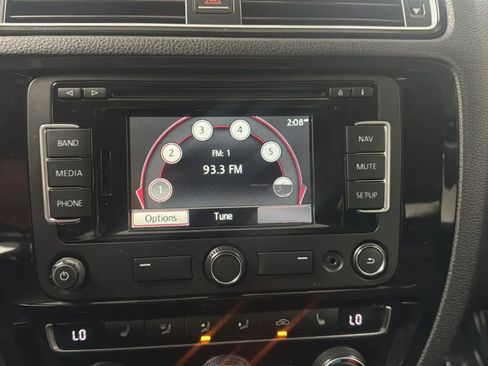 Used 2015 Volkswagen Jetta SEL FWD image 12