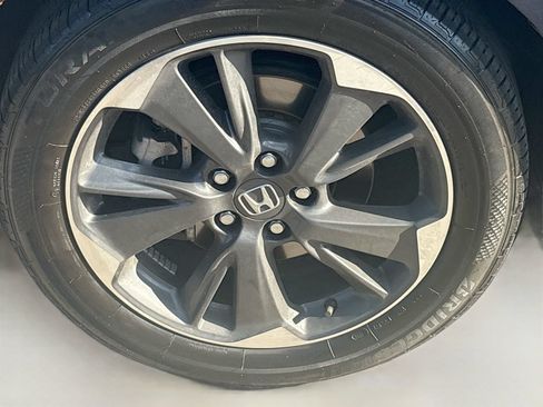 Used 2024 Honda Odyssey Elite image 32