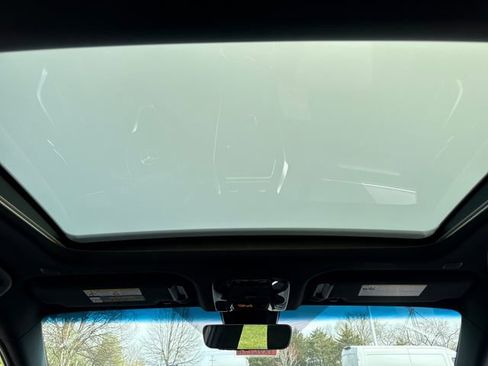 Used 2023 Toyota Venza Nightshade image 22