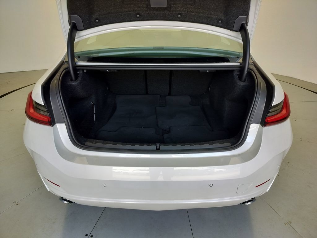 Certified 2025 BMW 330i Sedan RWD image 22
