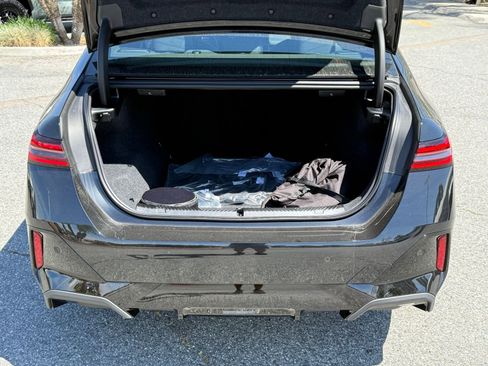 New 2026 BMW 550e xDrive image 16