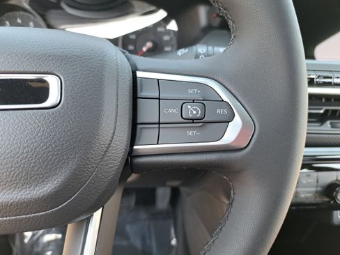 New 2026 Jeep Compass Latitude image 17