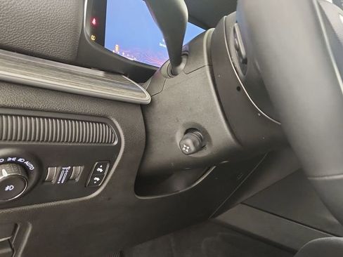 Used 2024 Jeep Wagoneer L Series II w/ Flexible Seating Group image 26