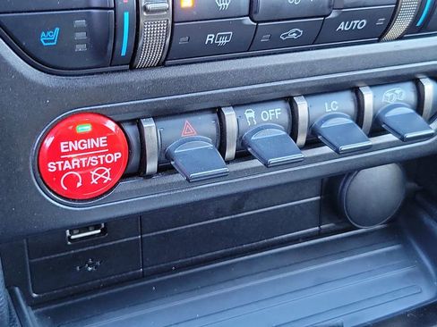 Used 2016 Ford Mustang Shelby GT350 w/ Technology Package image 15