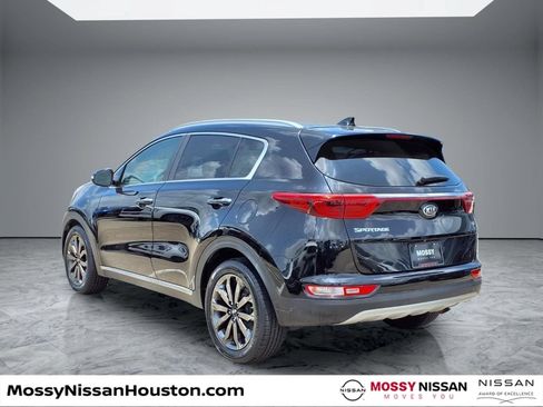 Used 2018 Kia Sportage EX w/ EX Sport Appearance Package FWD image 2