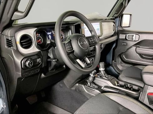 New 2026 Jeep Gladiator Sport AWD/4WD image 7