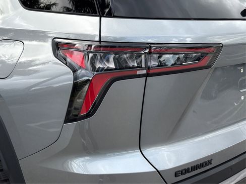 Used 2025 Chevrolet Equinox ACTIV w/ Safety and Technology Package image 15