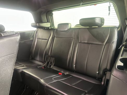 Used 2019 Ford Expedition XLT w/ Equipment Group 202A RWD image 25