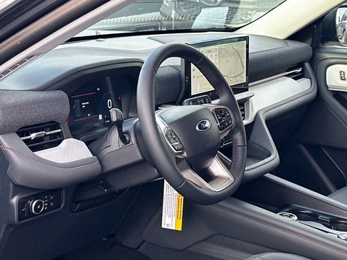 New 2026 Ford Explorer Active w/ Active Comfort Package image 15