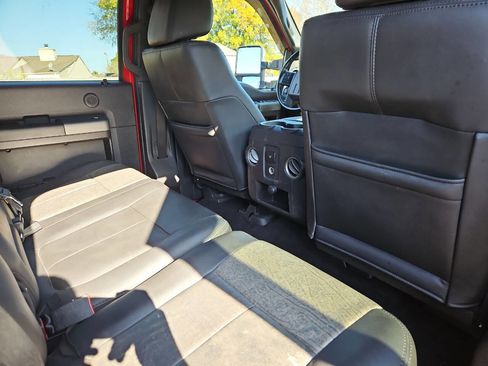 Used 2011 Ford F250 Lariat w/ Lariat Interior Pkg image 19