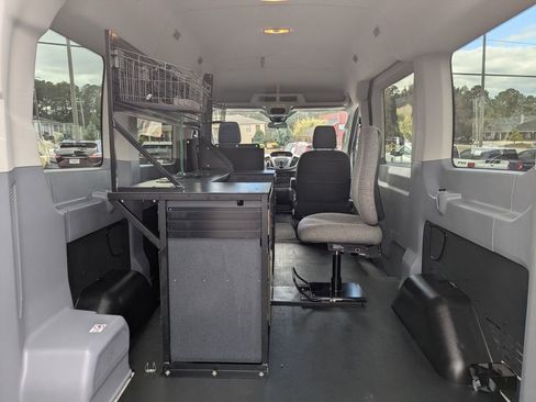 Certified 2019 Ford Transit 150 XLT image 7
