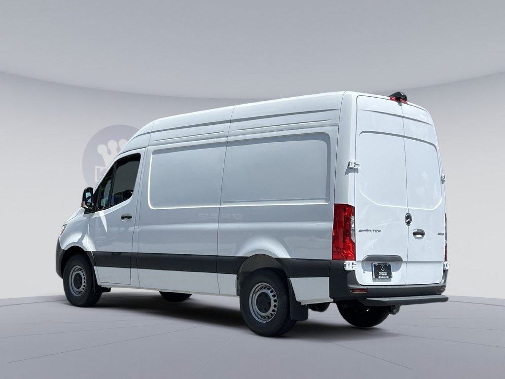 Used 2025 Mercedes-Benz Sprinter 2500 image 4
