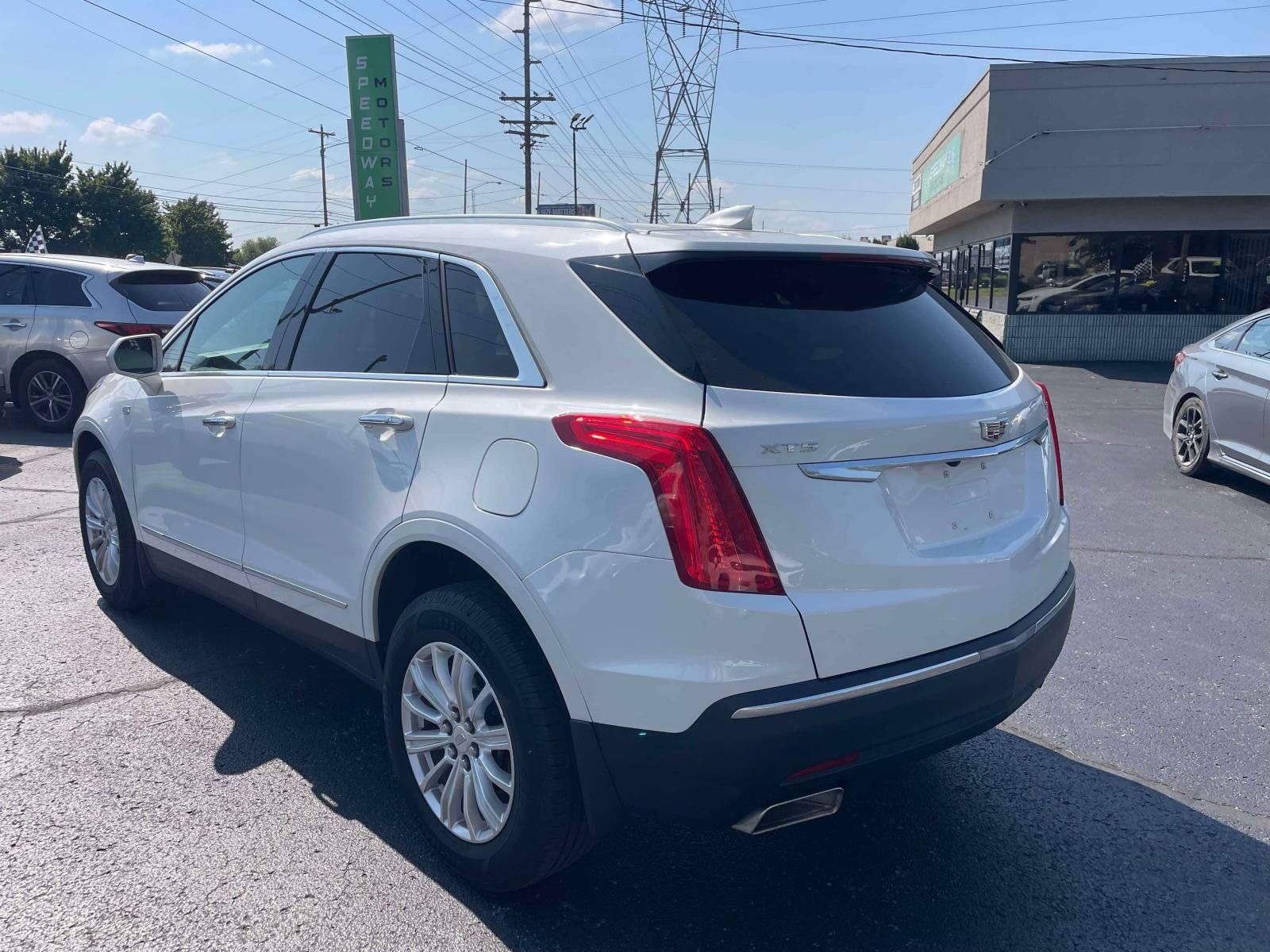 Used 2017 Cadillac XT5 FWD w/ LPO, Wheel Lock Package image 5