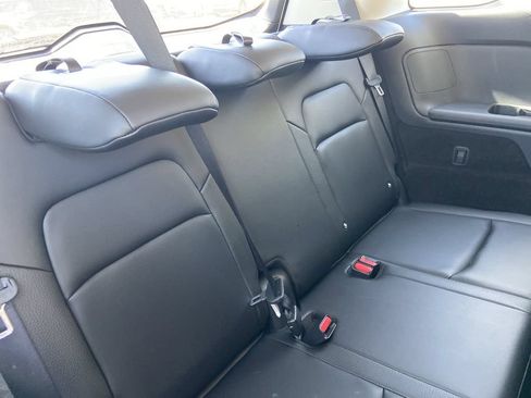 Used 2024 Nissan Pathfinder SL FWD image 22