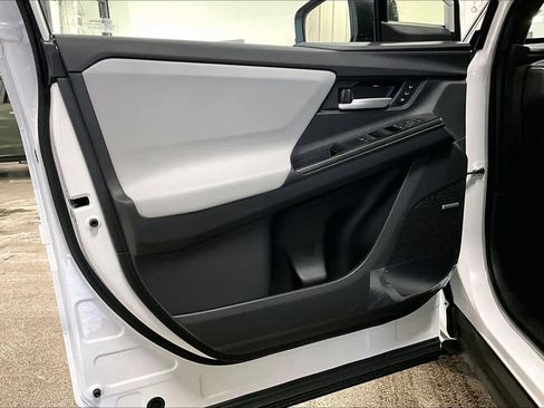 New 2026 Subaru Solterra image 10