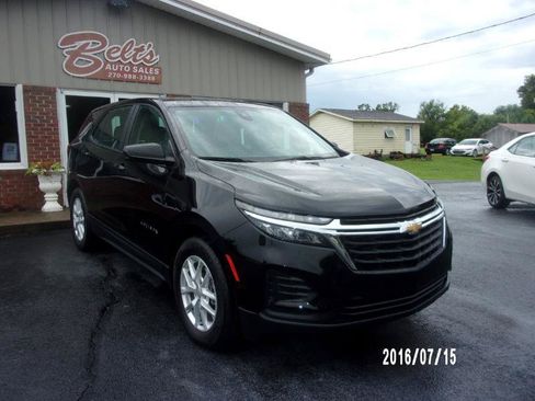 Used 2023 Chevrolet Equinox LS FWD image 3