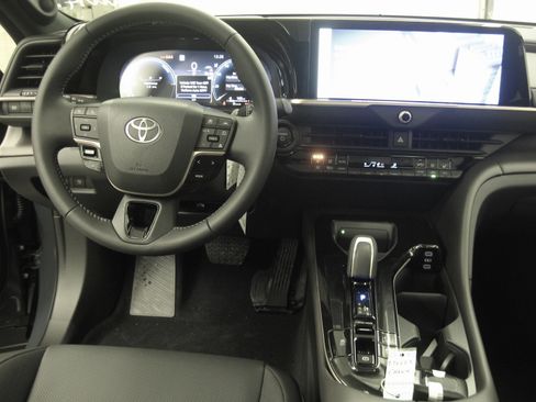 New 2026 Toyota Crown Nightshade image 2