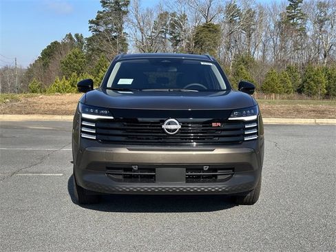 New 2026 Nissan Kicks SR image 2