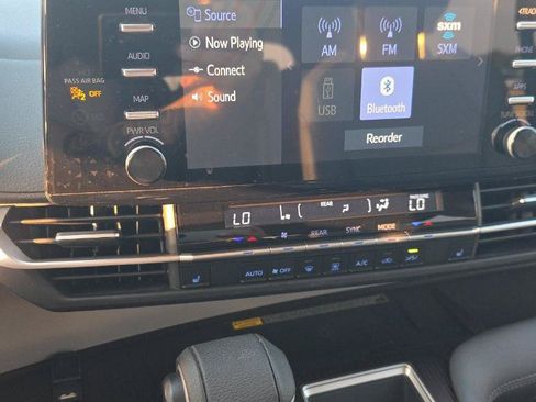 Used 2021 Toyota Sienna XLE w/ XLE Plus Package FWD image 13