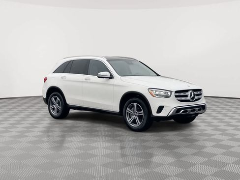 Used 2022 Mercedes-Benz GLC 300 4MATIC image 2