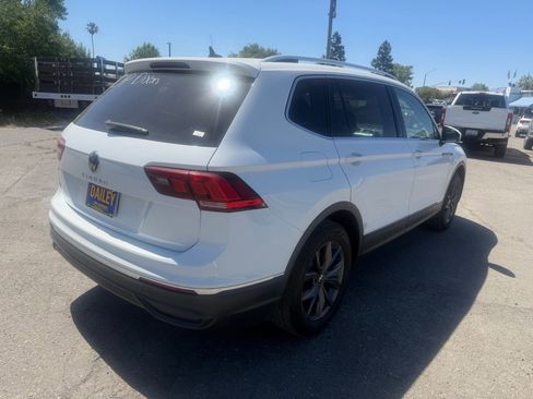 Used 2022 Volkswagen Tiguan SE FWD image 5