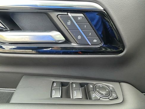 New 2026 Chevrolet Suburban Premier w/ Sun And Tow Package AWD/4WD image 28