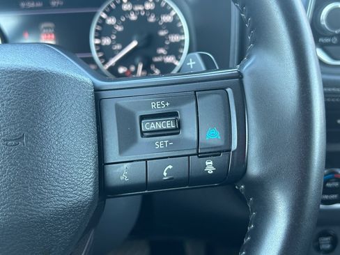 Used 2025 Nissan Rogue SV AWD/4WD image 30