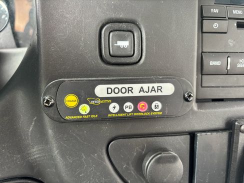 Used 2015 Chevrolet Express 4500 w/ Shuttle Bus Package image 50