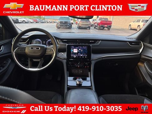 Used 2024 Jeep Grand Cherokee Altitude AWD/4WD image 12