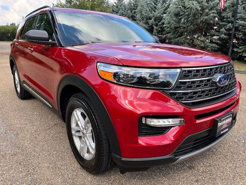 Used 2020 Ford Explorer XLT w/ Equipment Group 202A AWD/4WD image 33