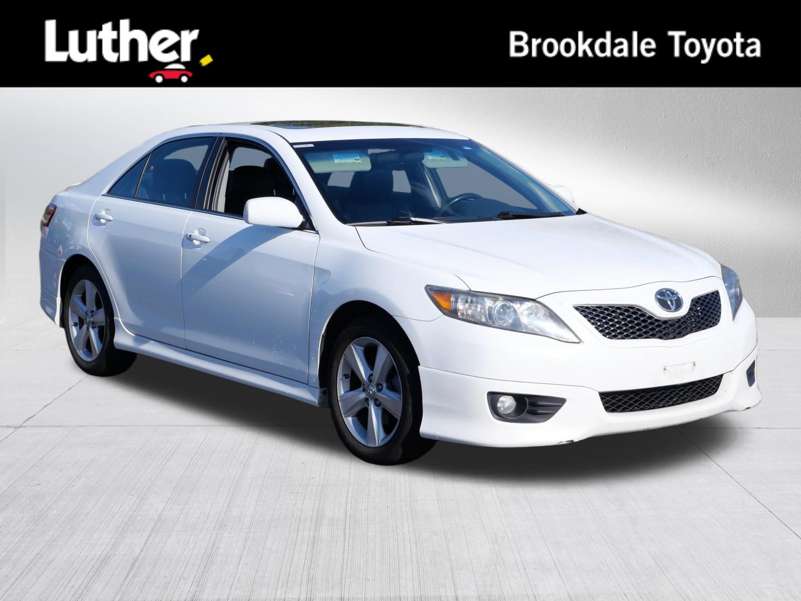 Used 2011 Toyota Camry SE w/ Sport Leather Pkg FWD image 1