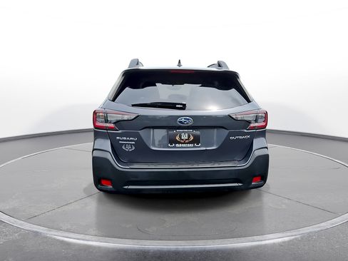 Used 2023 Subaru Outback Premium AWD/4WD image 7