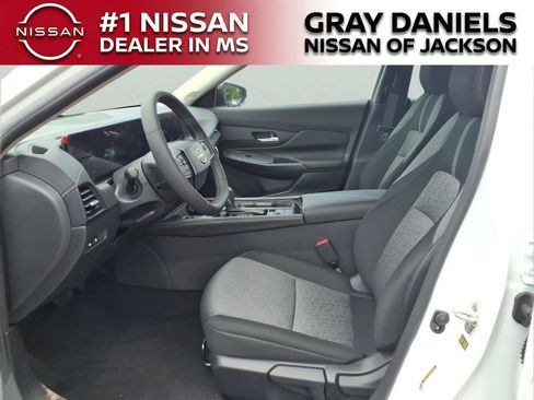 New 2026 Nissan Sentra SV w/ SV Convenience Package FWD image 22