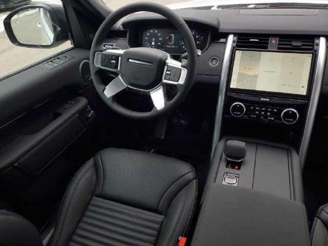 Certified 2026 Land Rover Discovery S AWD/4WD image 17