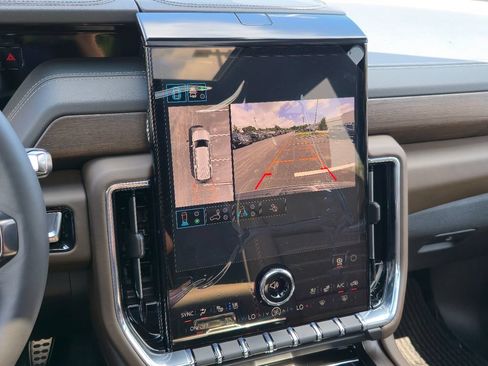 New 2026 GMC Yukon XL Denali Ultimate AWD/4WD image 16