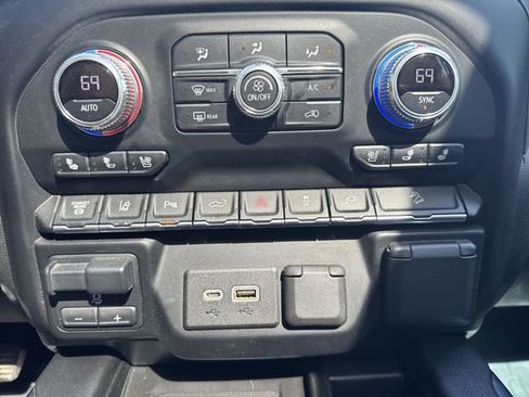 Used 2020 GMC Sierra 2500 Denali w/ Denali Ultimate Package AWD/4WD image 19