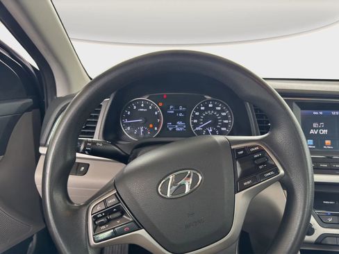Used 2018 Hyundai Elantra SE w/ SE Connectivity Package 04 image 9