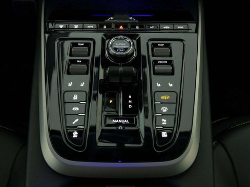 New 2026 Aston Martin DBX 707 image 31