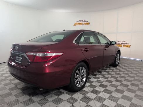 Used 2017 Toyota Camry XLE w/ Moonroof Package FWD image 7
